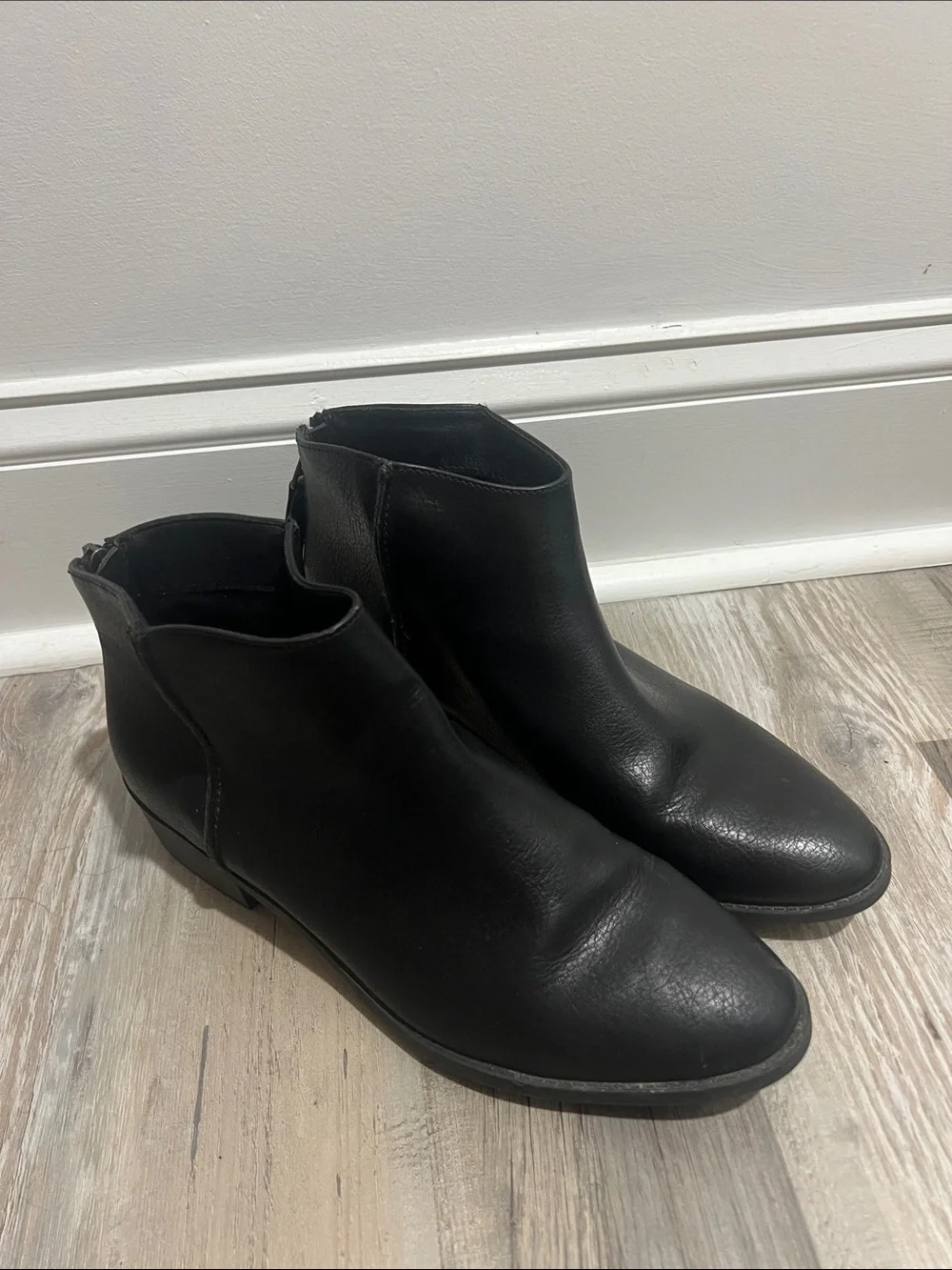 Universal Thread Black Leather Ankle Booties Size 9.5